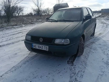 Авто Volkswagen Polo 1997 № 8446516