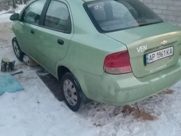Авто Chevrolet Aveo 2004 № 8446943
