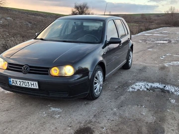 Авто Volkswagen Golf 2000 № 8447602
