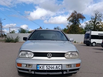 Авто Volkswagen Golf 1996 № 8448763