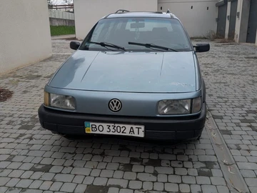 Авто Volkswagen Passat Variant 1993 № 8448970