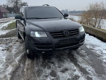 Авто Volkswagen Touareg 2004 № 8449053