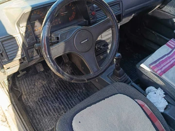Авто Mazda 323 1988 № 8449747