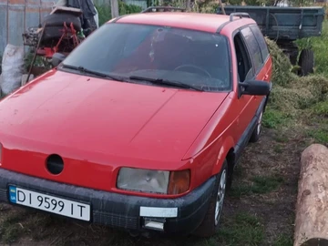 Авто Volkswagen Passat Variant 1989 № 8450600