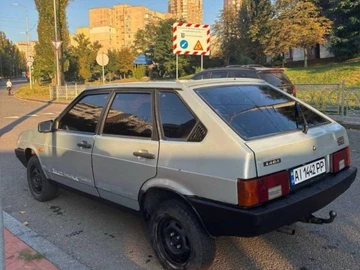 Авто ВАЗ 2109 1989 № 8450780