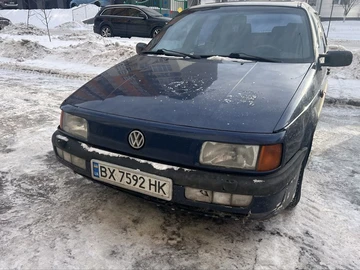 Авто Volkswagen Passat Sedan 1990 № 8451064