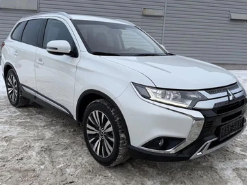 Авто Mitsubishi Outlander 2018 № 8451132