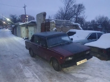 Авто ВАЗ 2107 1995 № 8451219