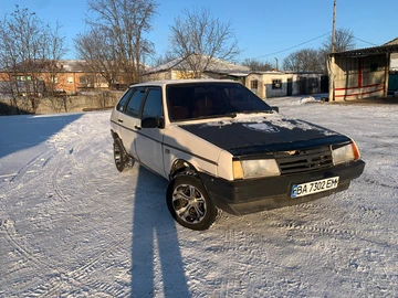 Авто ВАЗ 2109 1988 № 8452590