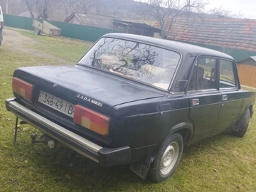 Авто ВАЗ 2105 1992 № 8452873