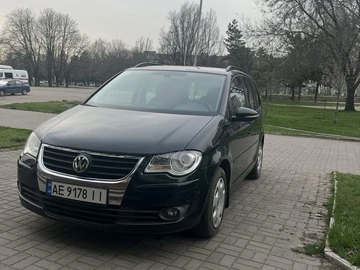 Авто Volkswagen Touran 2010 № 8453973