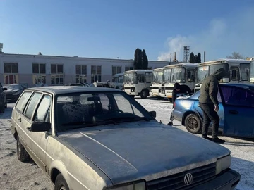 Авто Volkswagen Passat Sedan 1990 № 8454435