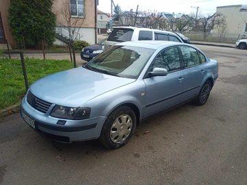 Авто Volkswagen Passat Sedan 1999 № 8455011