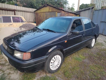 Авто Volkswagen Passat Sedan 1992 № 8455608