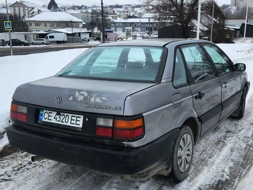 Авто Volkswagen Passat Sedan 1989 № 8455841