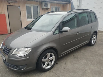 Авто Volkswagen Touran 2007 № 8456452
