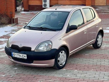 Авто Toyota Yaris 2000 № 8456644