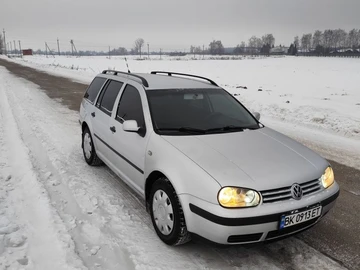 Авто Volkswagen Golf 2000 № 8456782