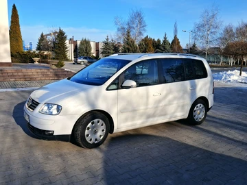 Авто Volkswagen Touran 2004 № 8459379
