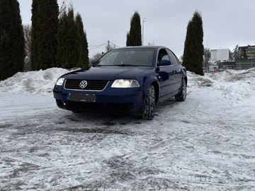 Авто Volkswagen Passat Sedan 2000 № 8460201