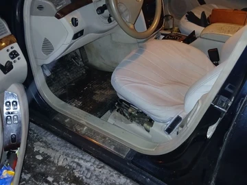 Авто Mercedes 220 2000 № 8460467