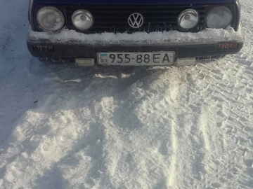 Авто Volkswagen Golf 1993 № 8461364