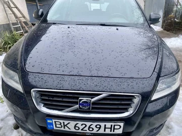 Авто Volvo V50 2010 № 8461425