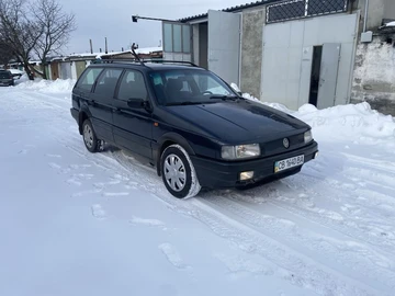 Авто Volkswagen Passat Variant 1992 № 8462082