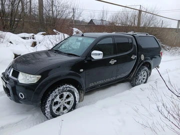 Авто Mitsubishi L 200 2011 № 8462098