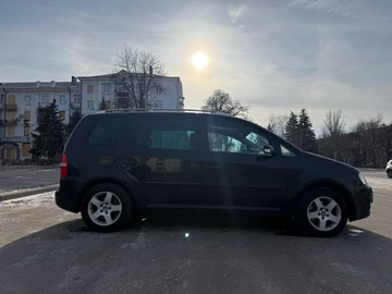 Авто Volkswagen Touran 2004 № 8462157
