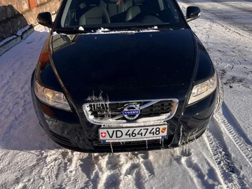 Авто Volvo V50 2010 № 8463292