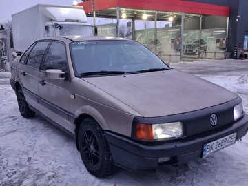 Авто Volkswagen Passat Sedan 1989 № 8463401