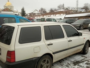 Авто Volkswagen Golf 1995 № 8463405