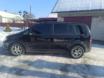 Авто Volkswagen Touran 2008 № 8463586