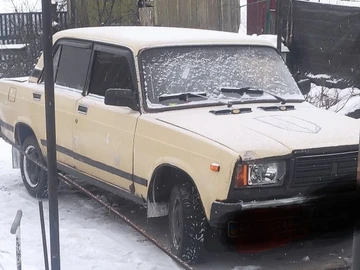 Авто ВАЗ 2107 1989 № 8463799