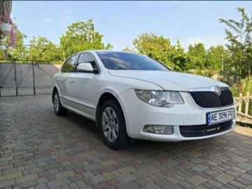 Авто Skoda Superb 2012 № 8464431
