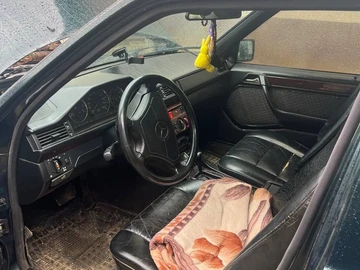 Авто Mercedes W124 1995 № 8464513