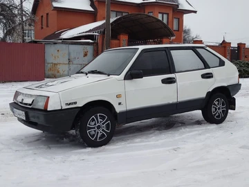 Авто ВАЗ 2109 1992 № 8464843