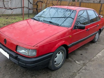 Авто Volkswagen Passat Sedan 1990 № 8465009
