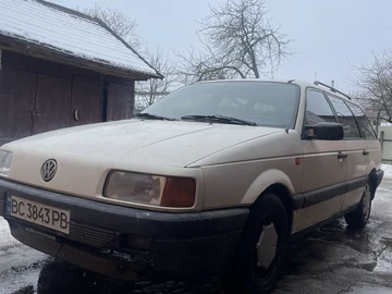 Авто Volkswagen Passat Variant 1992 № 8465092