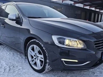 Авто Volvo V60 2015 № 8465684