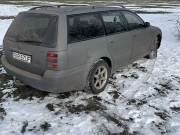 Авто Volkswagen Passat Variant 2000 № 8465863