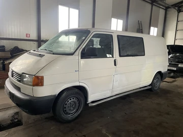 Авто Volkswagen Transporter 2000 № 8466264