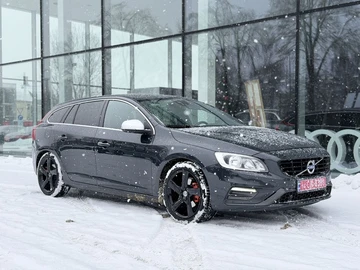 Авто Volvo V60 2015 № 8466471