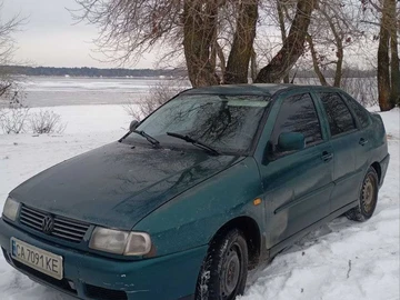Авто Volkswagen Polo 1998 № 8466702