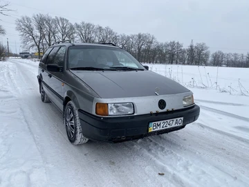 Авто Volkswagen Passat Variant 1992 № 8466946