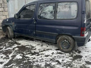 Авто Peugeot Partner 1998 № 8467164