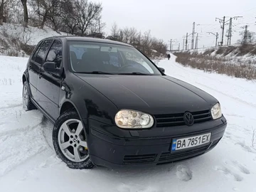 Авто Volkswagen Golf 2001 № 8467183