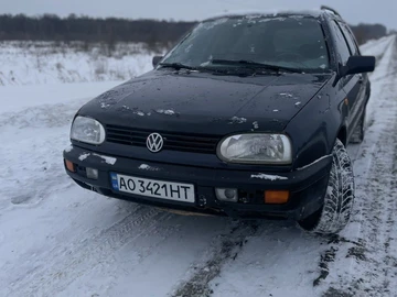 Авто Volkswagen Golf 1995 № 8467510