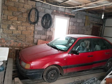 Авто Volkswagen Passat Sedan 1992 № 8467870